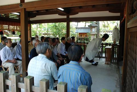 神社でお祓い2
