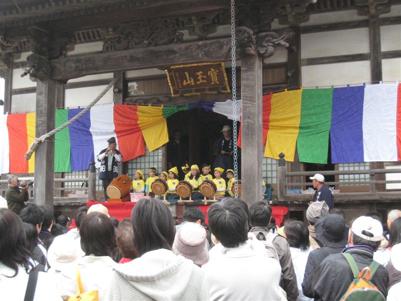 �����